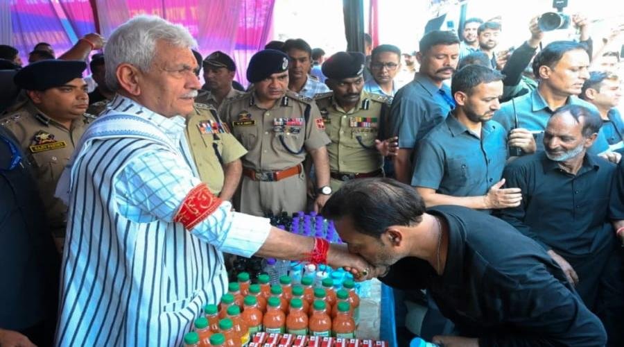 यौम-ए-आशूरा के ज़ुलजिनाह जुलूस में शामिल हुए सिन्हा और उमर