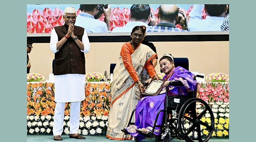 राष्ट्रपति ने कहा, कई लोक कलाओं पर खत्म होने का संकट