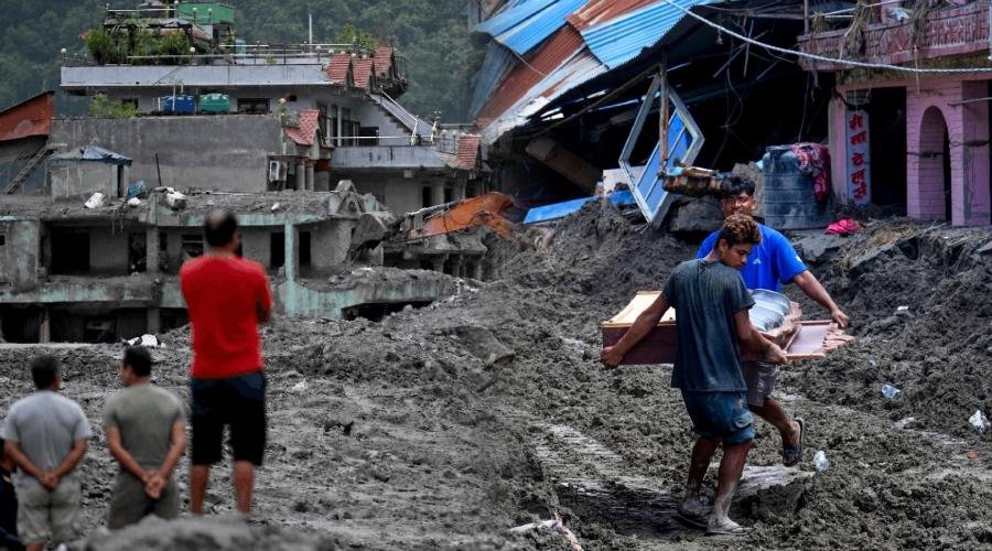 Nepal Flood Crisis: नेपाल बाढ़ में तबाही जारी: 955 मौतें, 4,471 लापता; एक घर से मिले 24 शव