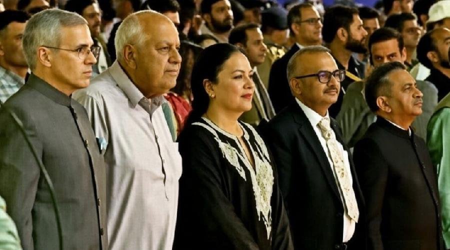 उमर अब्दुल्ला के वंदे मातरम् गाने पर बुरी तरह तिलमिलाई कांग्रेस, आखिर माजरा क्या है?