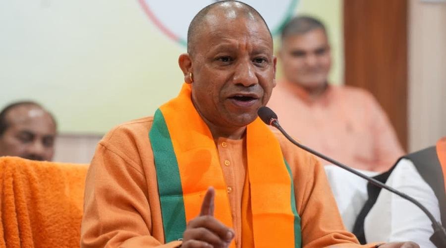 UP में अधिवक्ताओं को CM योगी की सौगात, अब 5 लाख रुपये तक कैशलेस इलाज