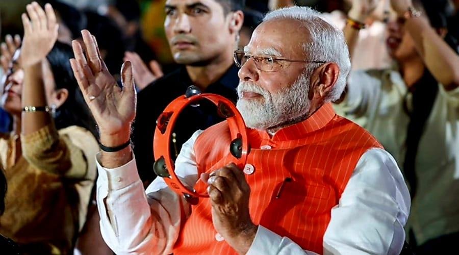 भक्तिरस में पूरी तरह डूबे दिखे पीएम मोदी, यहां जानिए कहां?
