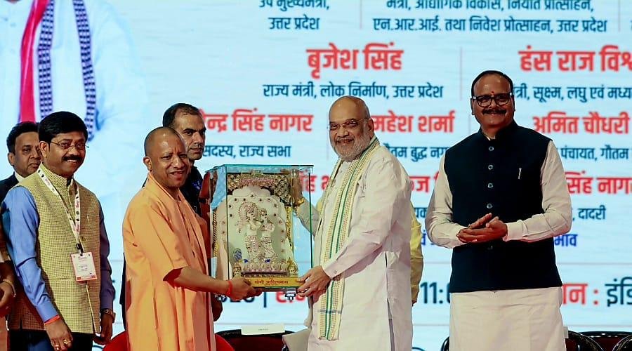 शाह ने क्यों की योगी की तारीफ़?