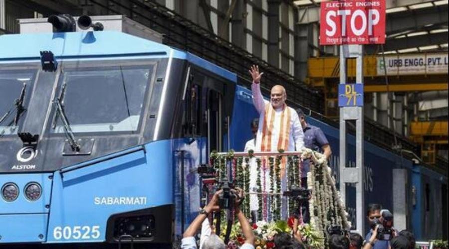 देश में चली पहली एलएनजी ट्रेन
