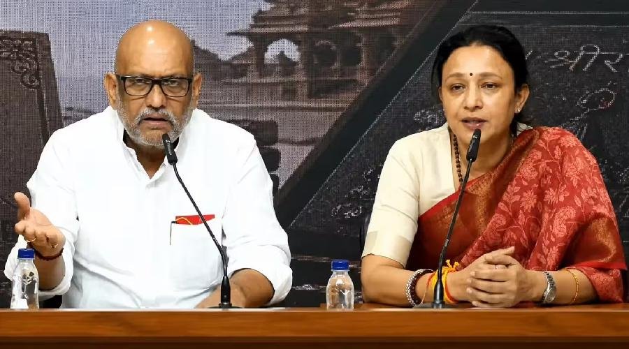 UP Congress: अजय राय की जगह नए चेहरे को कमान? आराधना मिश्रा मोना का नाम सबसे आगे