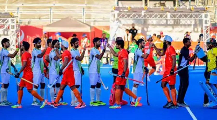 हूटर बजते ही भारत ने गोल दागा, पाकिस्तान चित