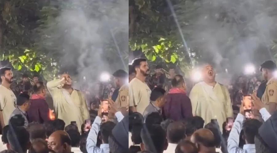 नाना पाटेकर के अंतिम संस्कार में मल्हार का इशारा चर्चा में, ‘पा’ कहकर क्यों लगाई आवाज?