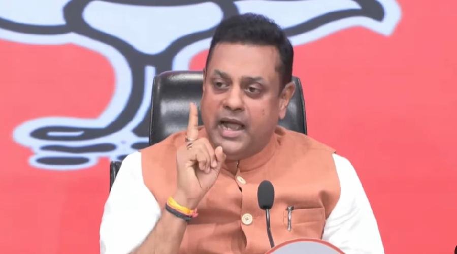 'मोदी कहें सांस लेना जरूरी है तो विपक्ष नाक बंद कर लेगा'- संबित पात्रा