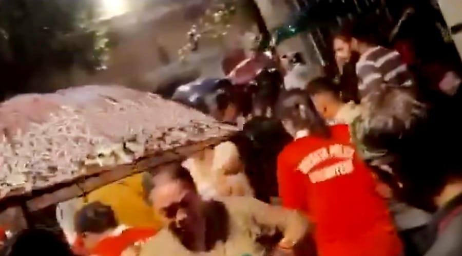 कोलकाता के दुर्गा पूजा पंडाल में बड़ा हादसा, PM ने 2 लाख रुपये की मदद का किया ऐलान
