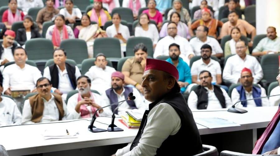 अखिलेश यादव का आरोप- भाजपा फर्जी वोट बनवाने की साजिश कर रही